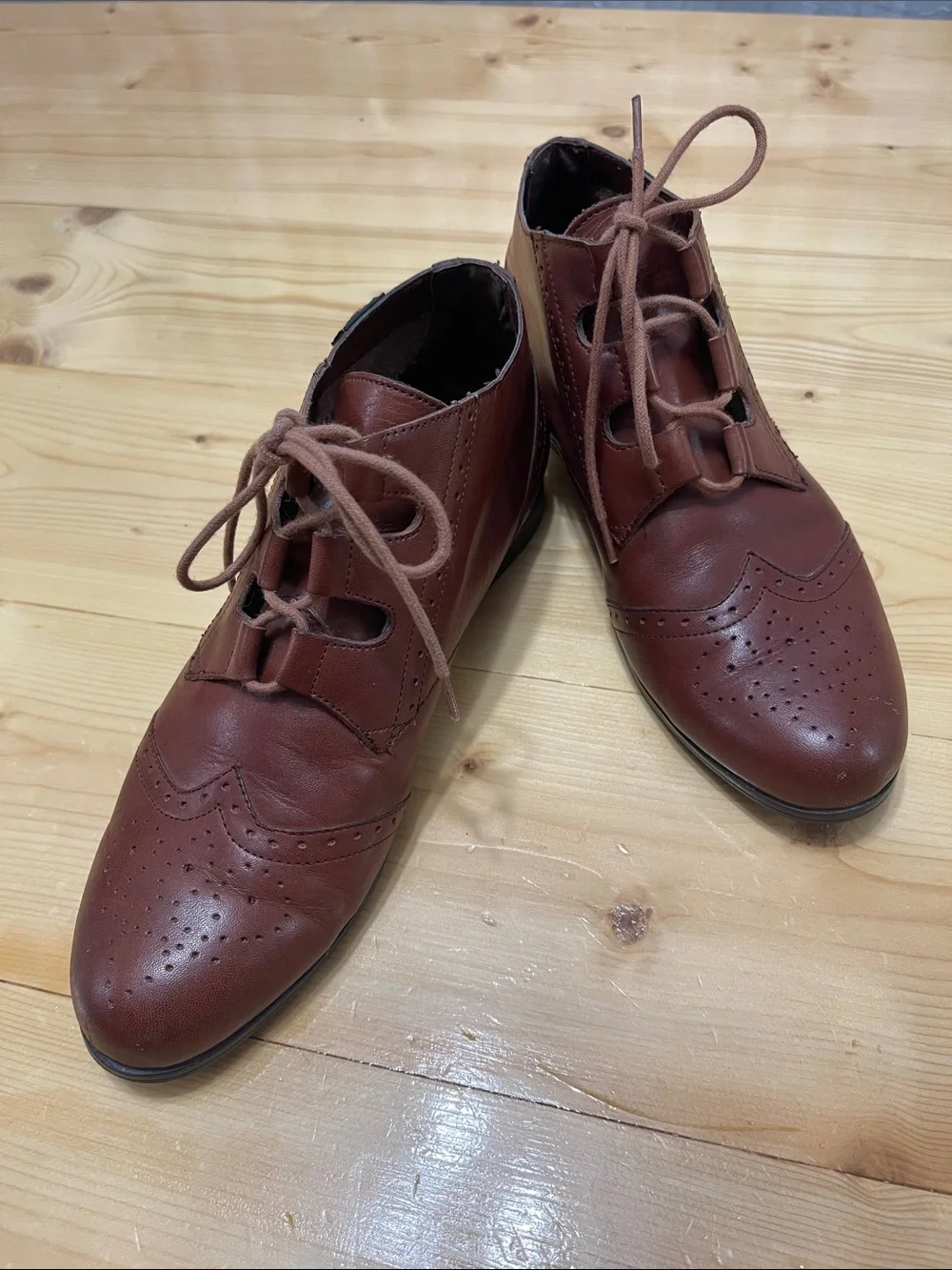 NWOT Vintage G.H. Bass & Co Cognac Leather Wingtip Oxford Lace-up Boots 9.5 - Picture 3 of 17